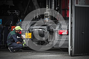 Truck Service Technician Job photo