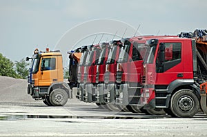 Trucks, rollers and machinery for asphalting