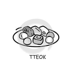 Tteok line icon. Korean rice cakes with steamed flour made of various grains. Editable vector illustration