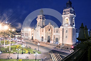 Tthe façade of the Lima Cathedral is in the Renaissance style with Plateresque ornaments.