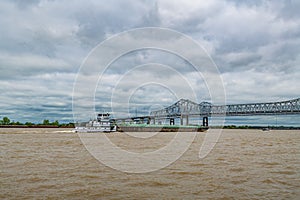 Tugboat Crescent city bridge