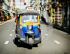 Tuk Tuk: Thai traditional taxi