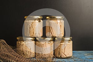 Tuna in olive oil canned jars