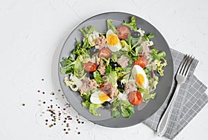 Tuna Salad Cabbage Arugula Oil Pepper Tomatoes Cherry Eggs