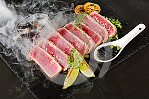 Tuna steak and smoke