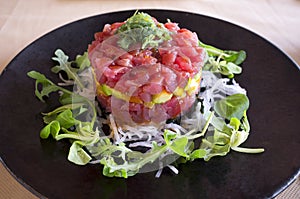 Tuna tartar dish