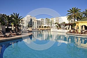 Tunesia: The giant pool of the `Le Residence` Hotel in Tunis City,