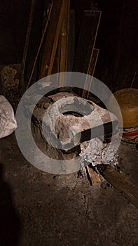 Tungku kayu perapian