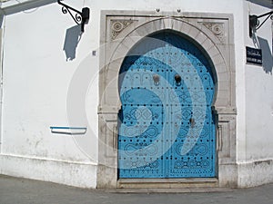 A tunisian door