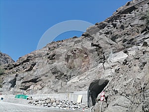 Tunnel across the mountain. Constuccion photo