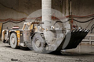 Tunnel construction dump truck