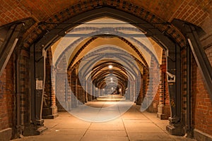 Tunnel Oberbaum Bridge
