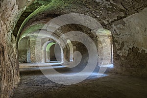 Tunel pod bastionovým pevnostním komplexem.