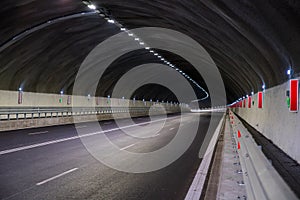 Tunnel for vehicular photo