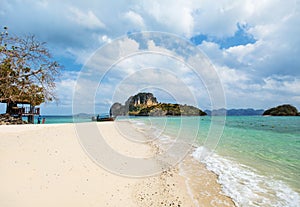 Tup Islands white sand beach with turquoise ocean