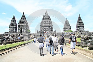 Turists on Prambanan