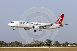 Turkish Airlines 737 MAX 9 on finals