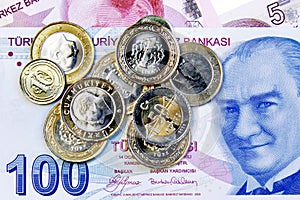Mince na turečtina peniaze. 100 