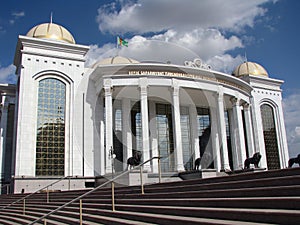 Turkmenistán blanco palacio 