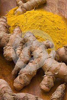 Turmeric Curcuma longa, fresh root and powder