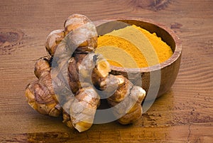 Turmeric root (Curcuma longa)