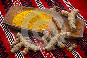 Turmeric root (Curcuma longa)