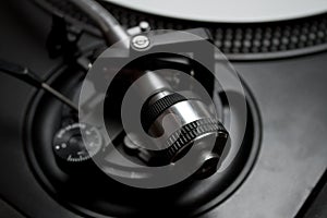 Turntable tonearm adjustment