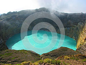 Turquoise lake photo