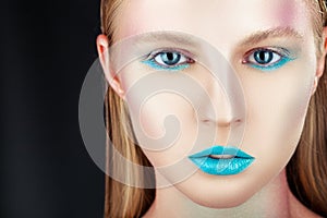 Turquoise makeup