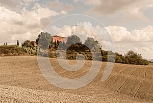 Tuscany - An Estate Above Buonconvento