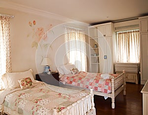 Twin bedroom