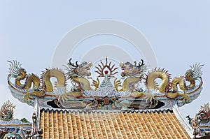 Twin dragon statue on the roof