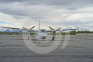 Twin engine turbo prop business plane photo