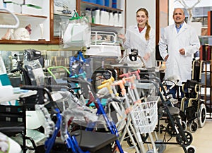 Two adult doctors posing in orthopaedic shop