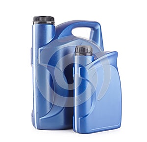 Dos azul el plastico una lata sin etiqueta envase quimicos 