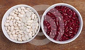 Two bowls with red and white kidney beans