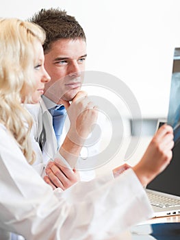 Two doctors with a radiogram photo