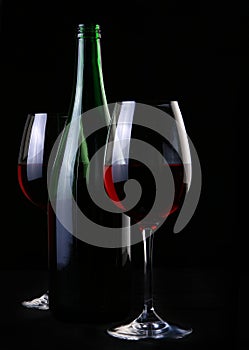 Two ellegant glasses fith wine