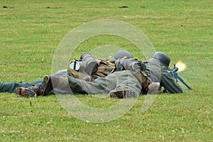 Two germans with machine gun
