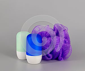 Two roll-on deodorants with a scrub nylon sponge - Bath products