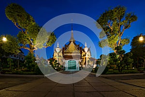 Two statue giant at churches Wat Arun, Bankok Thailand