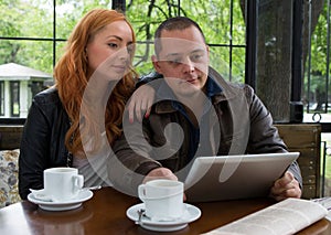 Two students drinking coffee