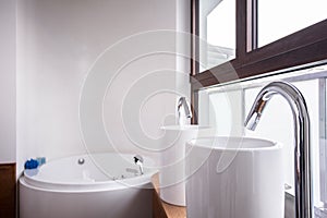 Two washbasins and bath