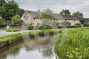 Typical Cotswold cottages on the River Eye, Lower Slaughter, Gloucestershire, Cotswolds, England, UK