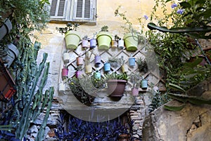 typical glimpse of a Ligurian courtyard