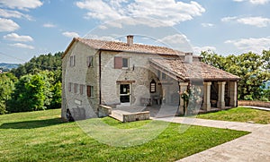 typical Tuscan farmhouse in Italy