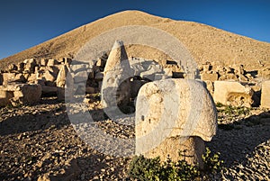 TÃÂ¼rkiye adÃÂ±yaman  nemrut tarihi tÃÂ¼rist photo