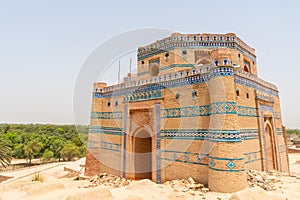 Uch Sharif Jawindi Bibi Tomb 01