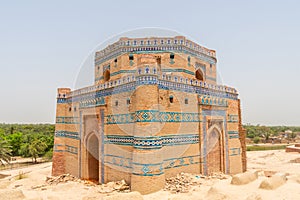 Uch Sharif Jawindi Bibi Tomb 02