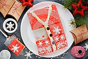 Ugly Christmas Sweater Cake , recipe for winter holiday party ,